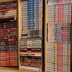 漫画と本棚の画像