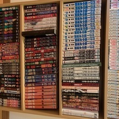 漫画と本棚の画像