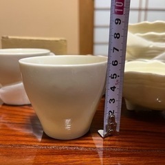 【お渡し予定の方が決まりました】クロワッサン　脚付小皿6個&フリーカップ2個《未使用》の画像