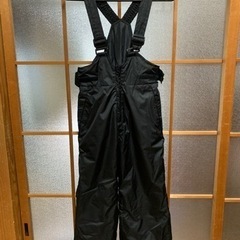 子供用　スキーウェアの画像
