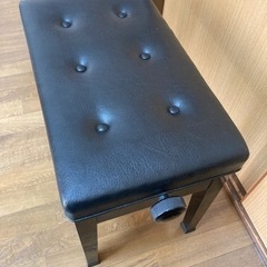 ピアノ椅子の画像