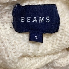 BEAMSタートルネックセーターの画像