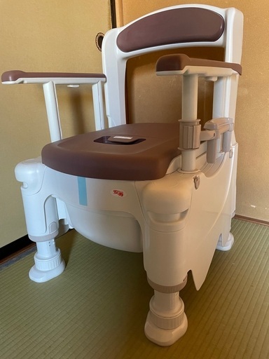 新品未使用品　介護用ポータブルトイレ