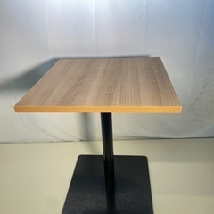 【美品】カフェテーブル スクエアテーブル 角型 バッグハンガー付き 幅60×奥行60×高さ72㎝　休憩スペース ラウンジの画像