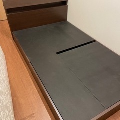 【お譲り先決定】セミダブルベッド2台（マットレス付）引出収納＆コンセントの画像