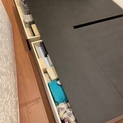 【お譲り先決定】セミダブルベッド2台（マットレス付）引出収納＆コンセントの画像