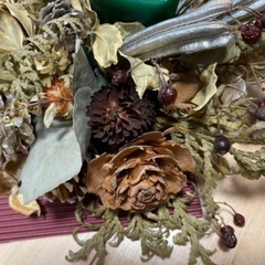 クリスマス  お正月 飾り ハンドメイド 材料 リース  キャンドル 飾り  リボン 松ぼっくり  ハンドメイド 手作り 素材として。 そのままでも、アレンジしても。の画像