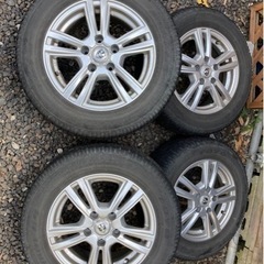 スタッドレスタイヤ 195/65r15 4本セット 　セレナ セレナ☆スタッドレスタイヤ☆195/65R15☆4本セット☆値引きします。