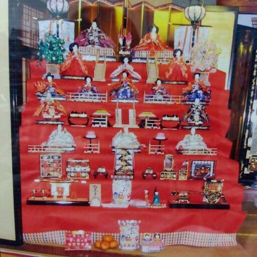 七段飾りのお雛様です