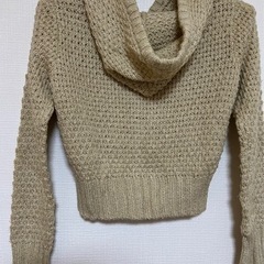 ショート丈 パーカー セーター の画像