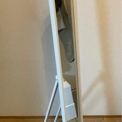 全身鏡。自立します。12/10引取り希望