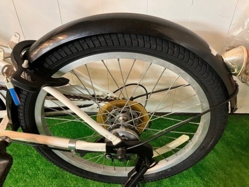 【譲渡決定】20インチ　6段変速自転車　白の可愛い車体
