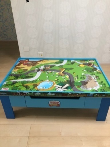 トーマスのテーブルです。