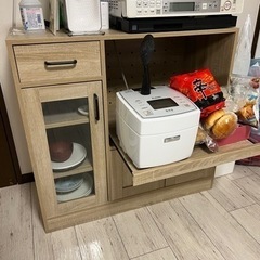 【美品】レンジ台 食器棚 六甲道の画像