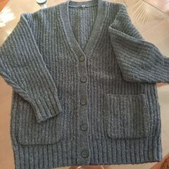 4点ユニクロフリース.カーデ.ベスト、無印パンツの画像