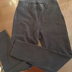 4点ユニクロフリース.カーデ.ベスト、無印パンツの画像