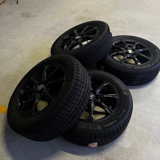 スタッドレスタイヤ　ホイル付き185/65R15  