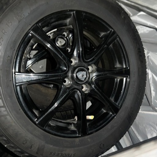 スタッドレスタイヤ　ホイル付き185/65R15