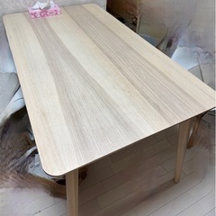 IKEAダイニングテーブル（リーサボー）