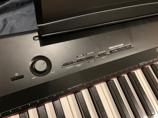 Casio電子キーボード、ペダル、専用バッグ、ヘッドホン