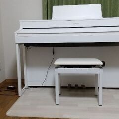 ローランド　電子ピアノ　HP702　2019年製の画像