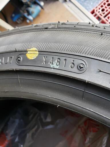 車のパーツ タイヤ、ホイール