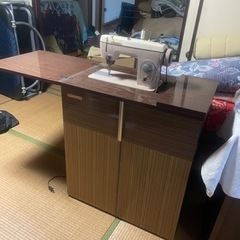 【お譲り先決定】　昭和レトロ　足踏みミシン　収納型　椅子内蔵型