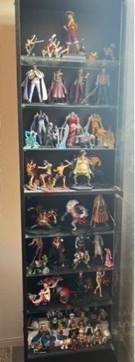 ワンピースフィギュア(ガラス戸棚付き)