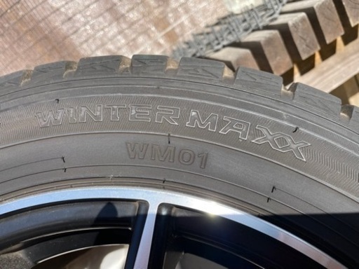 軽自動車　スタッドレスタイヤ155/65R14 ホイール、ナット付き