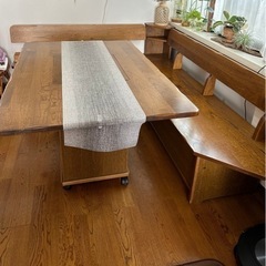 解体できます。収納付きダイニングテーブルの画像