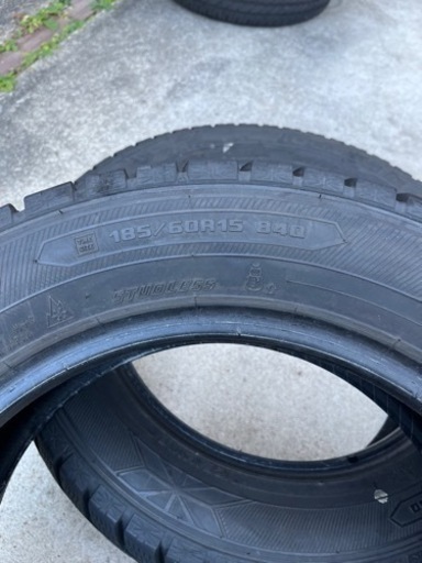 185/60R15 グッドイヤー　スタッドレス　バリ溝