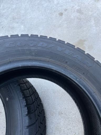 185/60R15 グッドイヤー　スタッドレス　バリ溝
