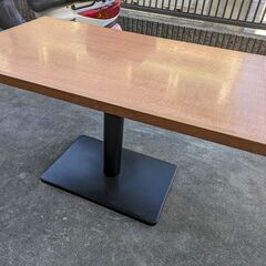 ダイニングテーブル