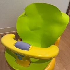 アップリカ　はじめてのお風呂からすぐ使えるバスチェアの画像