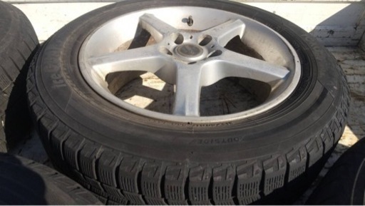 エスティマ　スタッドレスタイヤ　タイヤ