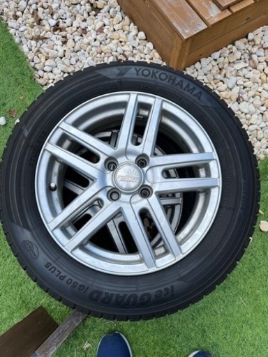 スタッドレスタイヤホイール付き　175/65 15インチ
