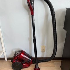 043  サイクロン式クリーナー　掃除機　レッド　2018年製