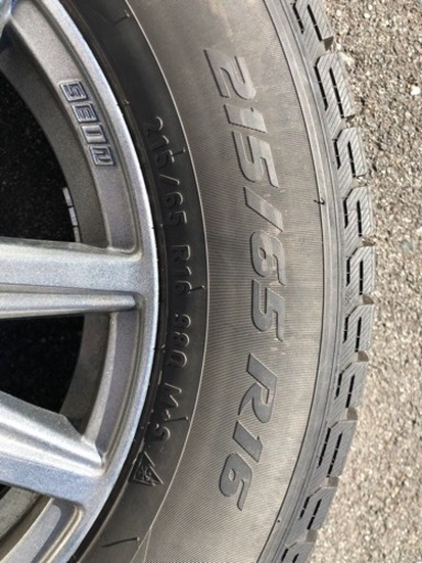 ヴェルファイアなどに。スタッドレスタイヤ