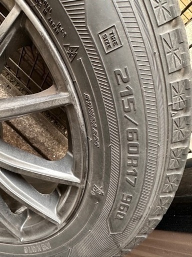 お取引先決まりました  スタッドレスタイヤ ホイールセット 4本  215/60R17 18年製