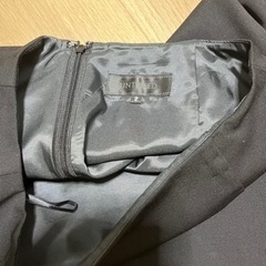 UNTITLED アンタイトル スカートスーツ上下　黒　Mサイズの画像