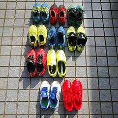 スパイク、トレーニングシューズ、フットサルシューズの画像