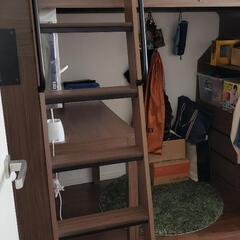 【お渡し者決まりました】デスクと収納付きロフトベッドの画像