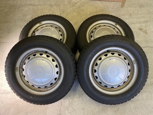 195/65R15 スタッドレスタイヤ