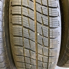 195/65R15 スタッドレスタイヤの画像