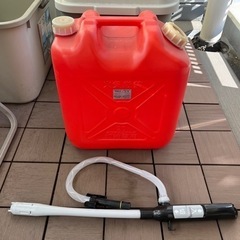 灯油用電動ポンプ　灯油用ポリタンク 　どちらも使用済み