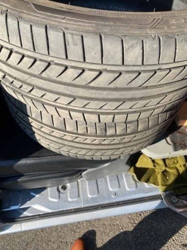 215/45R18 グッドイヤー　夏タイヤ　