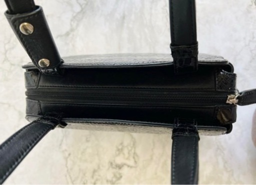 【美品】JRA認定 黒革バッグ