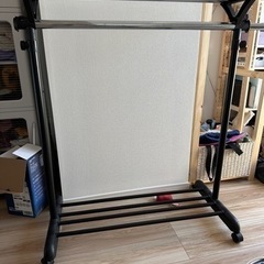 ハンガーラックの画像