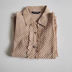 薄手ブラウスの画像