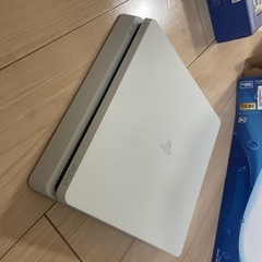 PlayStation®4 ホワイト コントローラー2個付きの画像